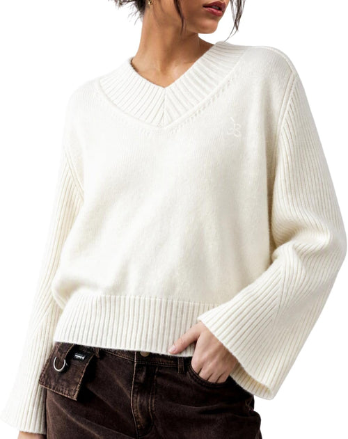 Chic V-Neck Cropped Sweater
